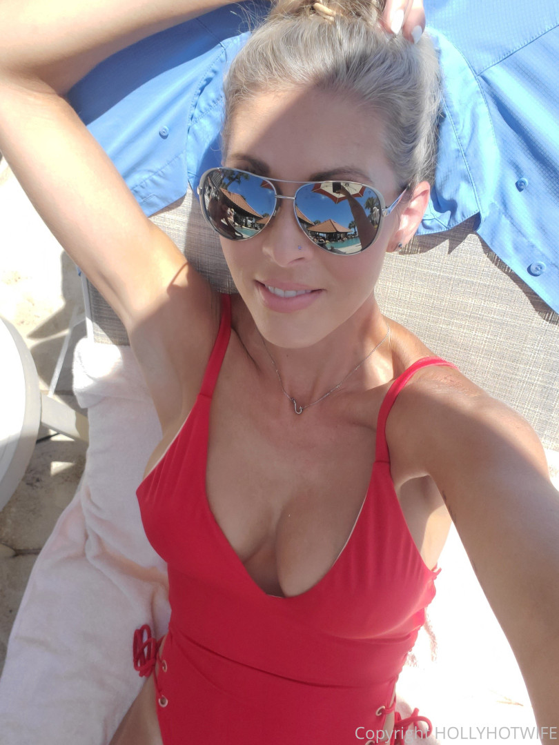 Photo by hollyhotwife published on August 31,2023 11:37:01 - BestThots