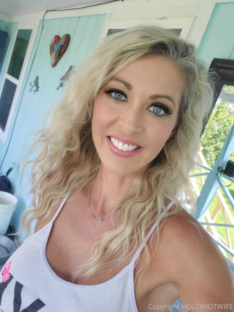 Photo by hollyhotwife published on August 31,2023 12:08:41 - BestThots