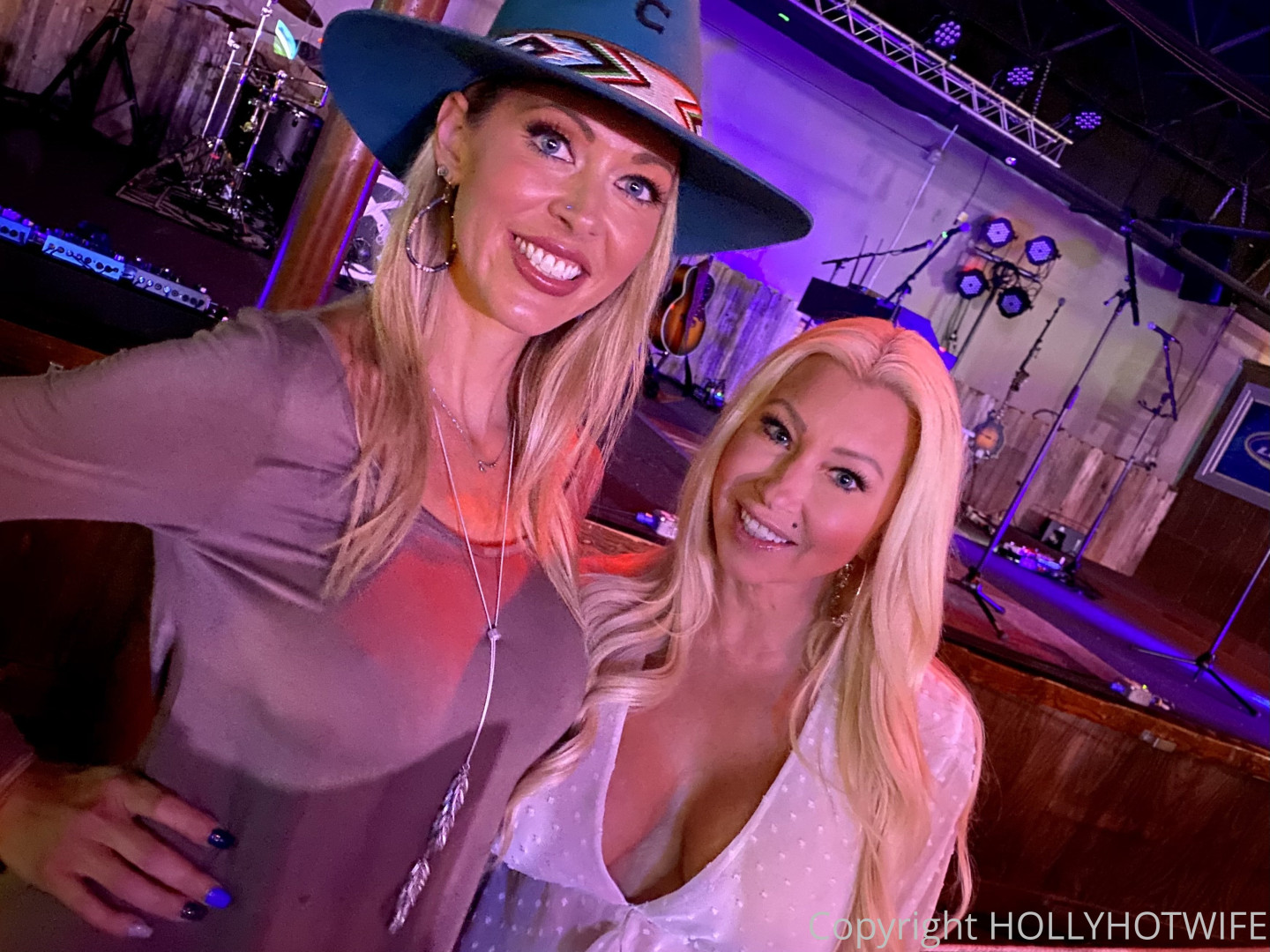 Photo by hollyhotwife published on August 31,2023 12:15:11 - BestThots