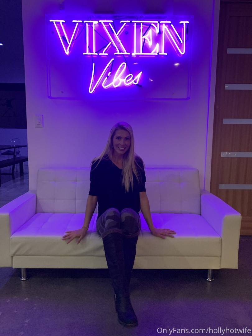 Photo by hollyhotwife published on August 31,2023 12:34:59 - BestThots