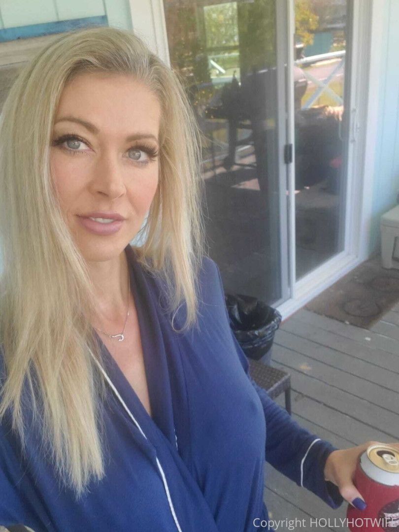 Photo by hollyhotwife published on August 31,2023 12:36:12 - BestThots