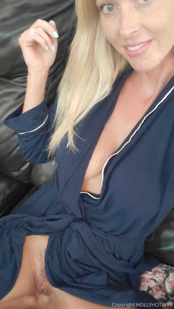 Photo by hollyhotwife published on August 31,2023 13:11:36 - BestThots