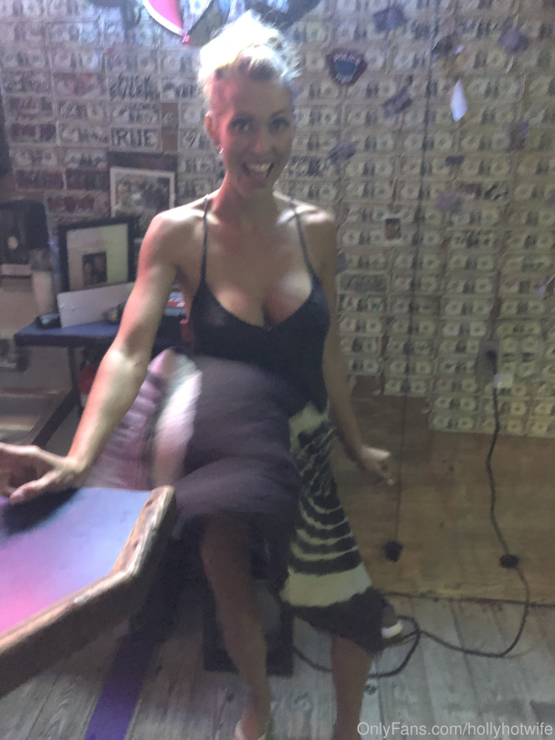 Photo by hollyhotwife published on August 31,2023 13:55:08 - BestThots