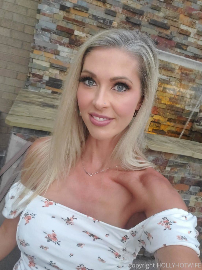 Photo by hollyhotwife published on August 31,2023 14:18:43 - BestThots