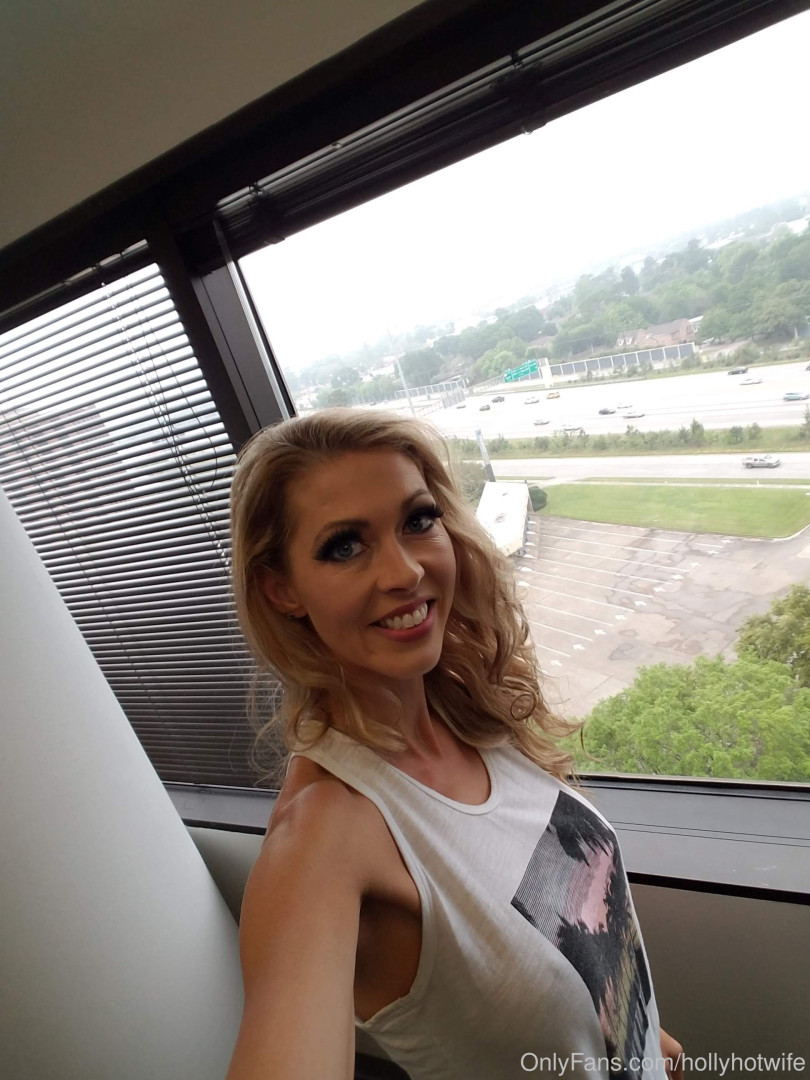 Photo by hollyhotwife published on August 31,2023 14:24:07 - BestThots