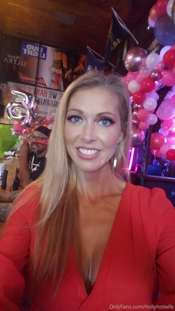 Photo by hollyhotwife published on August 31,2023 14:26:52 - BestThots