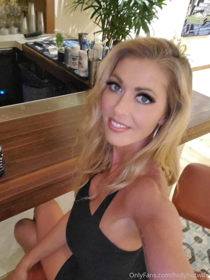 Photo by hollyhotwife published on August 31,2023 14:29:45 - BestThots