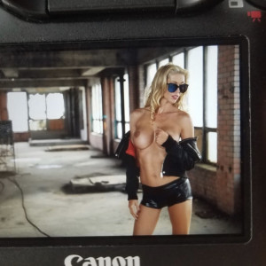 hollyhotwife #6075669