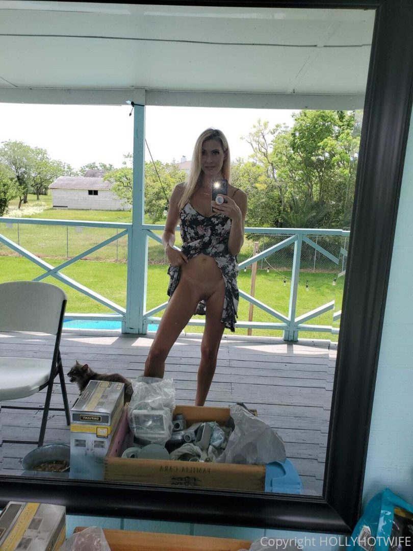 Photo by hollyhotwife published on August 31,2023 14:43:21 - BestThots