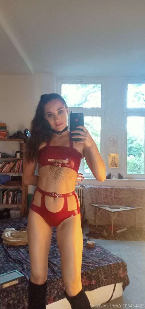 Photo by onlymedea published on October 11,2023 23:17:46 - BestThots