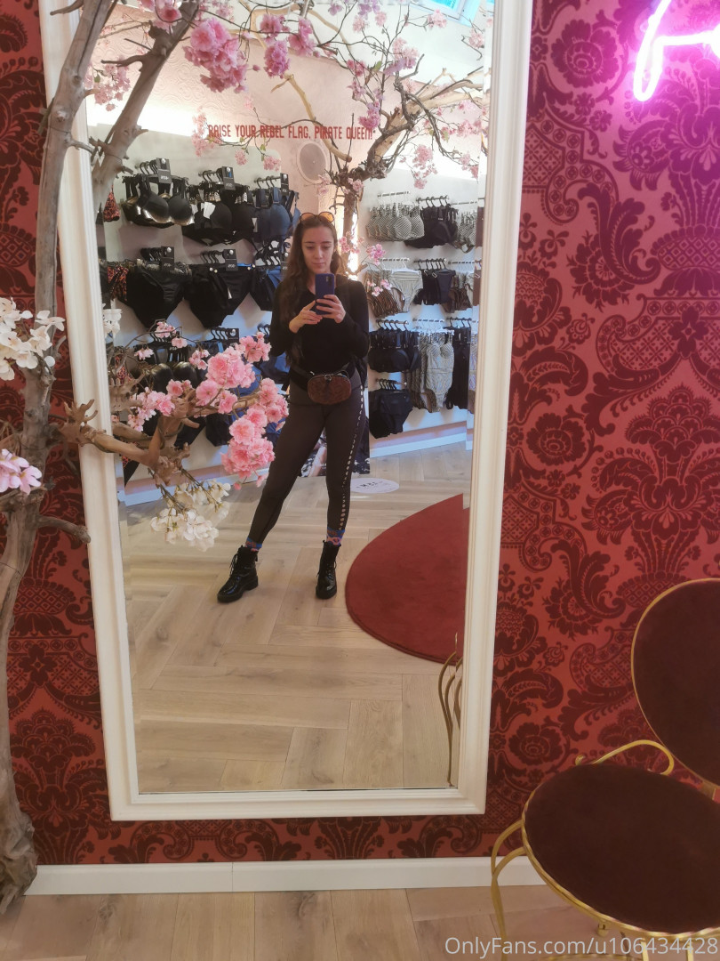 Photo by onlymedea published on October 12,2023 00:16:16 - BestThots