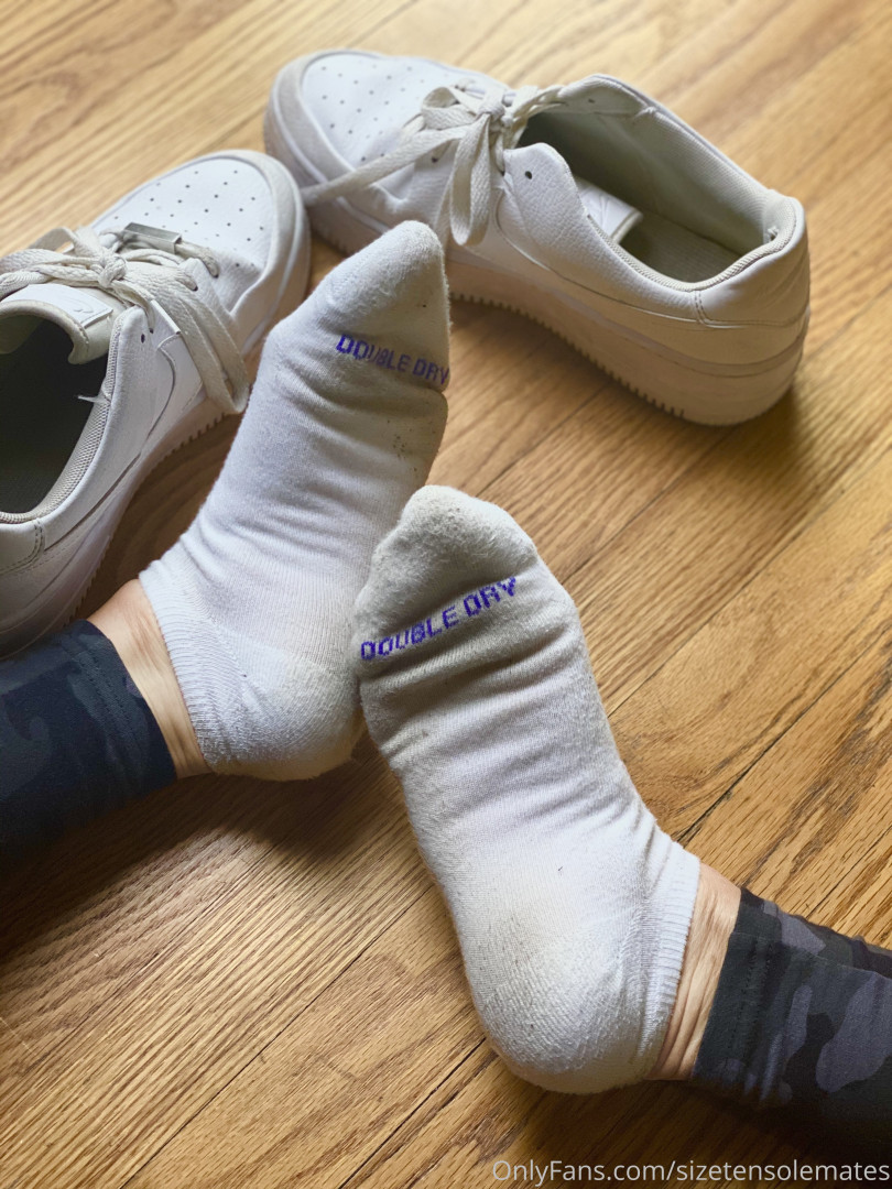 Photo by sizetensolemates published on May 17,2023 23:02:48 - BestThots