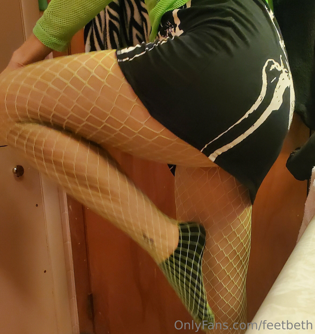 Photo by feetbeth published on January 15,2024 03:56:25 - BestThots