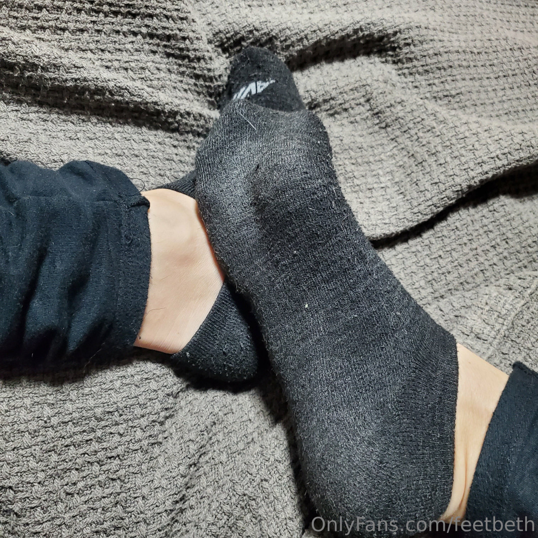 Photo by feetbeth published on January 15,2024 03:56:45 - BestThots