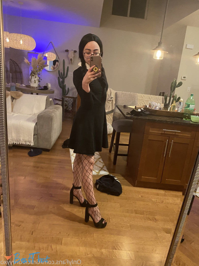 Photo by graciegreyyxo published on December 10,2024 16:36:56 - BestThots