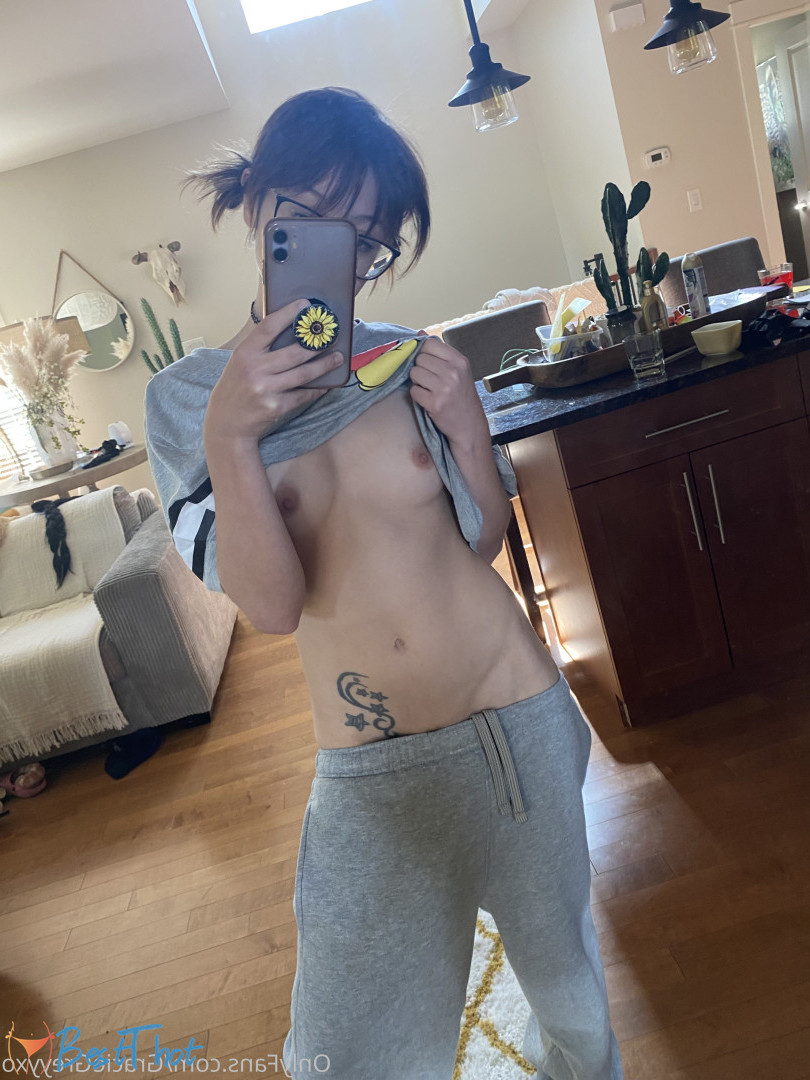 Photo by graciegreyyxo published on December 10,2024 16:47:04 - BestThots
