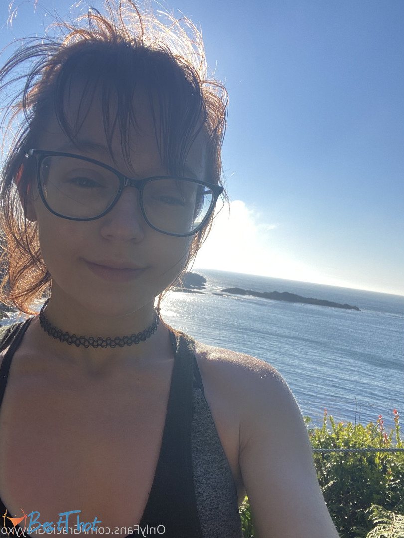 Photo by graciegreyyxo published on December 10,2024 17:05:33 - BestThots
