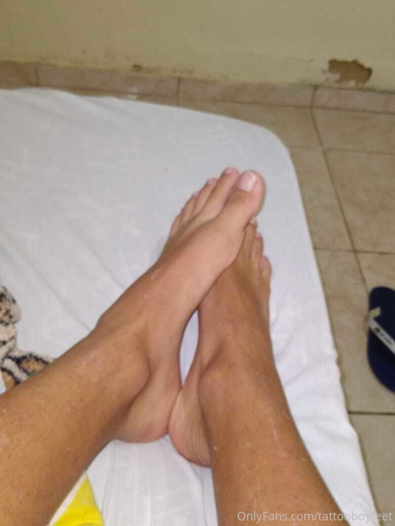 Photo by tattooboyfeet published on October 14,2023 16:56:32 - BestThots