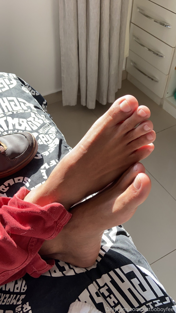 Photo by tattooboyfeet published on October 14,2023 17:33:53 - BestThots