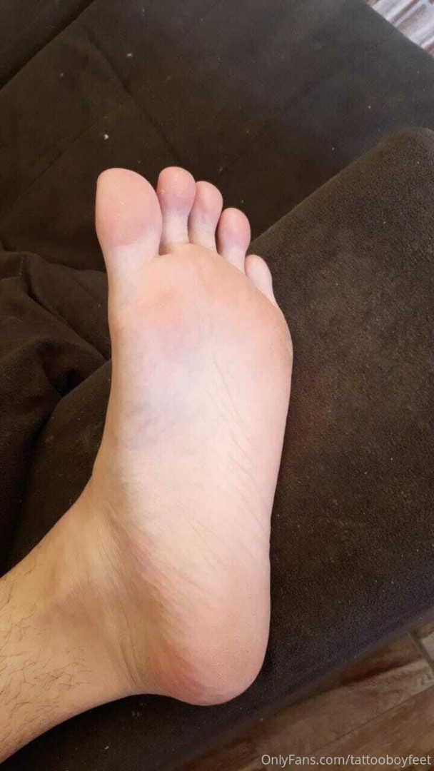 Photo by tattooboyfeet published on October 14,2023 17:47:16 - BestThots