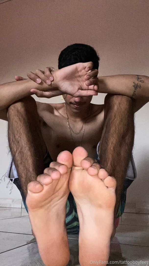 Photo by tattooboyfeet published on October 14,2023 19:20:18 - BestThots