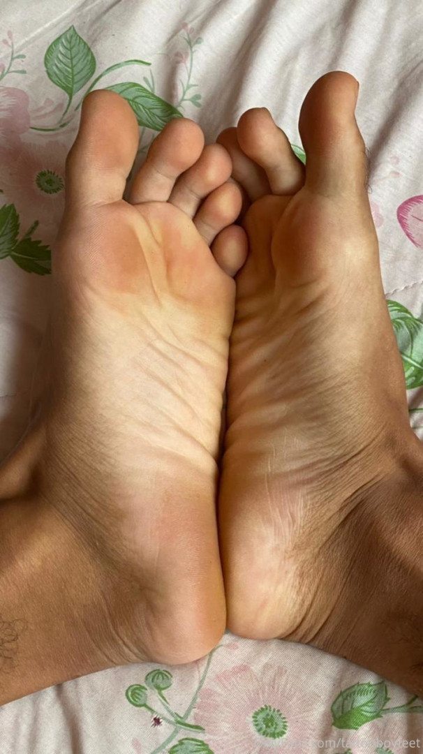 Photo by tattooboyfeet published on October 14,2023 19:29:06 - BestThots