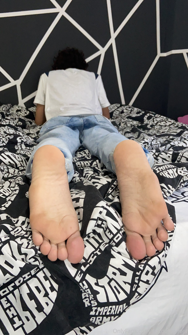 Photo by tattooboyfeet published on October 14,2023 20:19:31 - BestThots