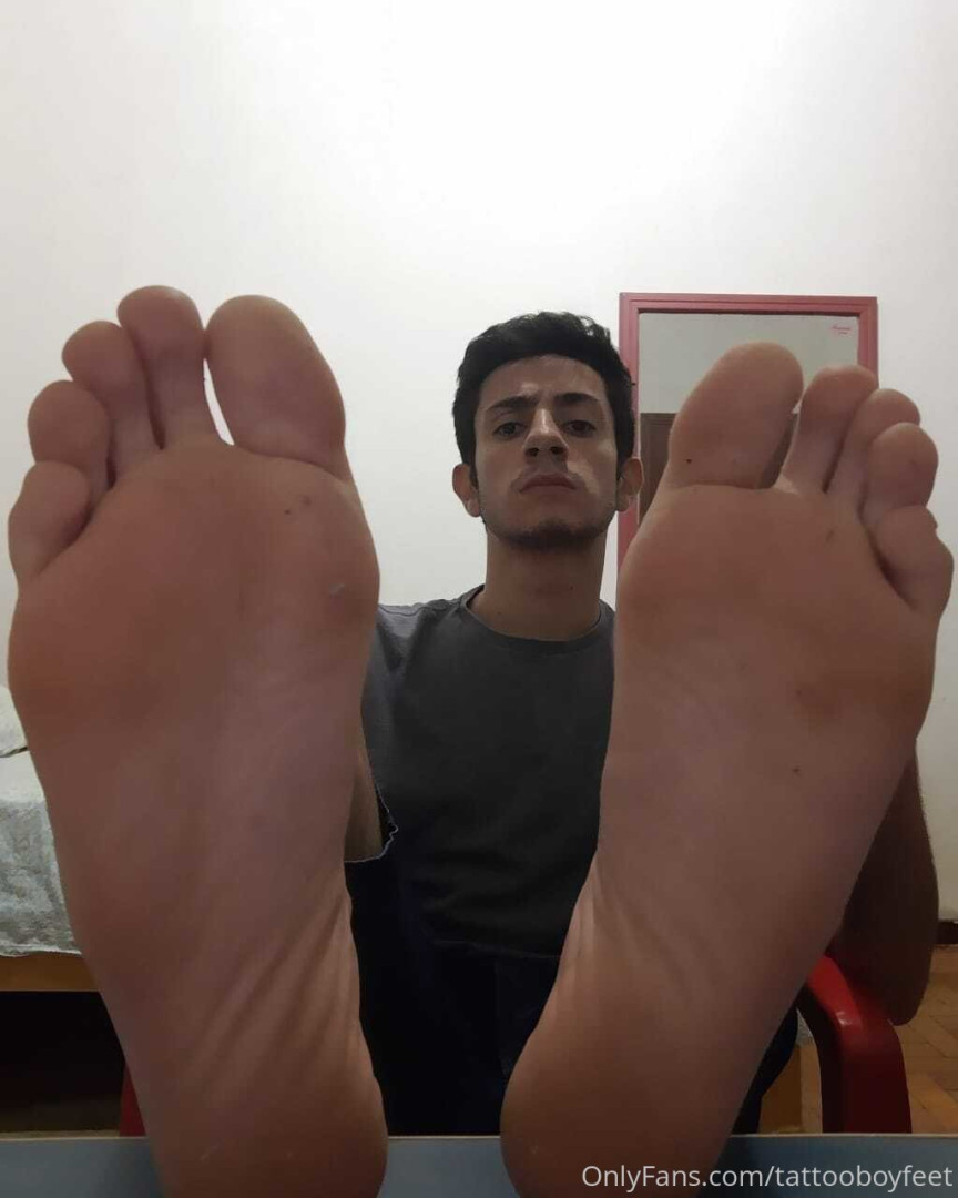 Photo by tattooboyfeet published on October 14,2023 20:27:05 - BestThots