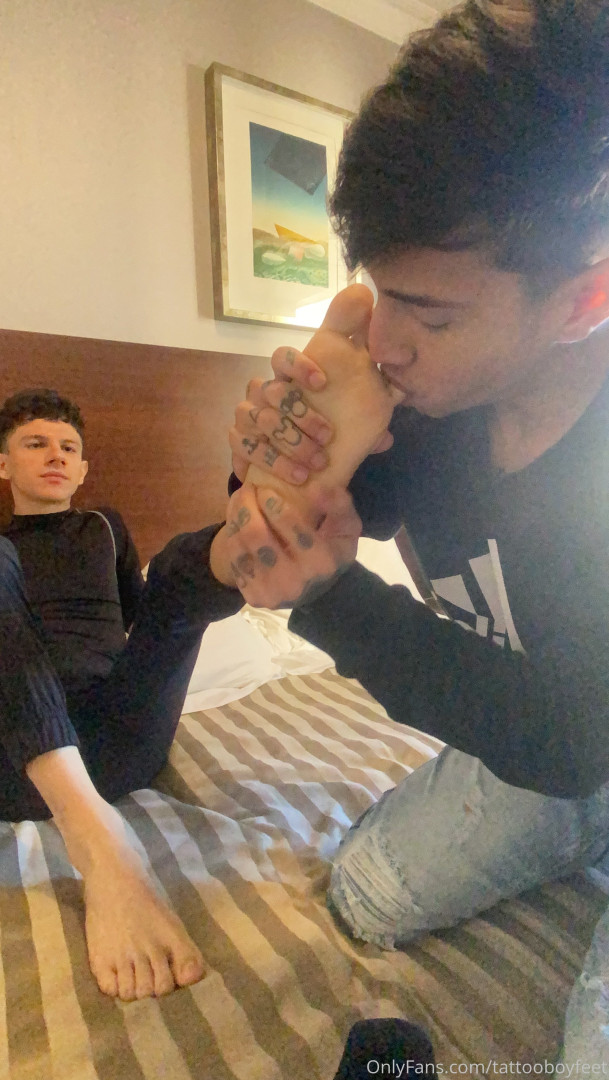 Photo by tattooboyfeet published on October 14,2023 20:44:38 - BestThots