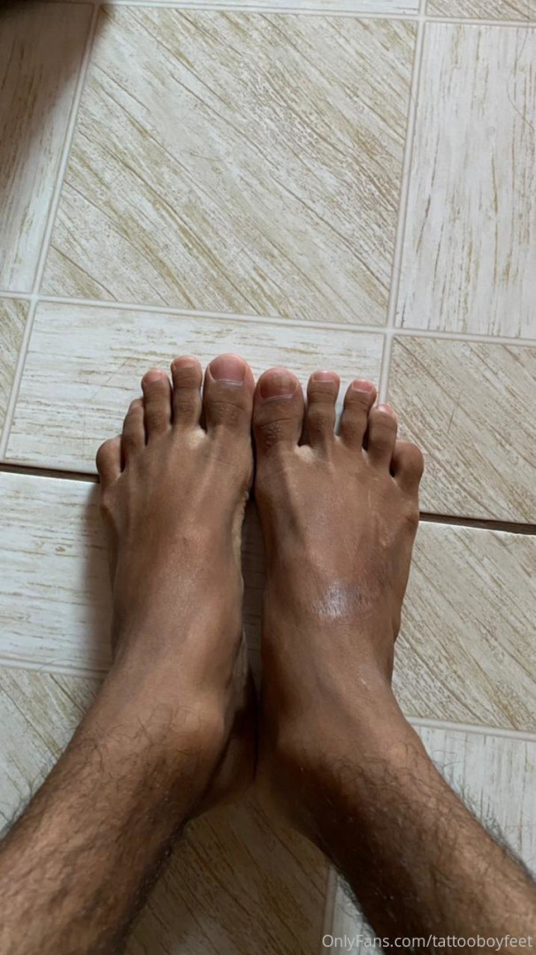 Photo by tattooboyfeet published on October 14,2023 22:00:10 - BestThots