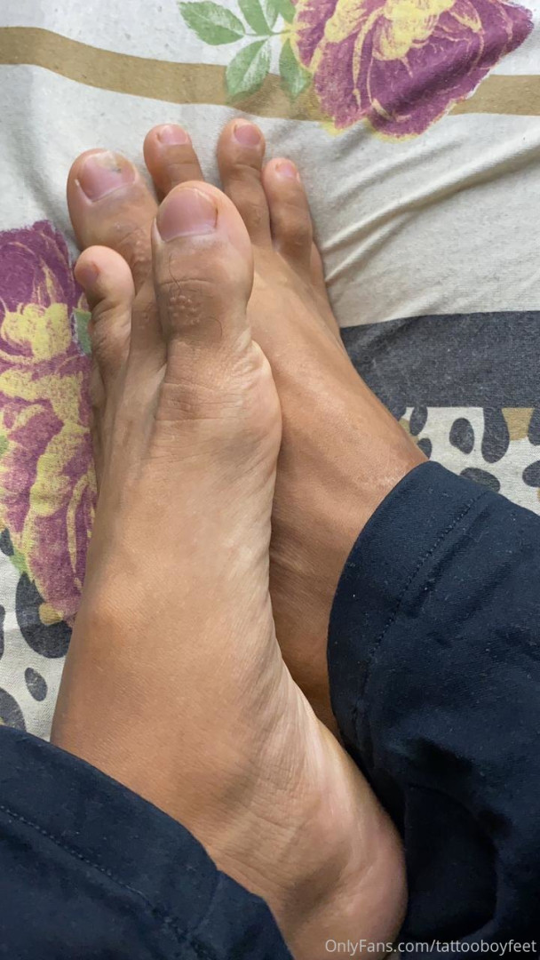 Photo by tattooboyfeet published on October 14,2023 22:09:33 - BestThots