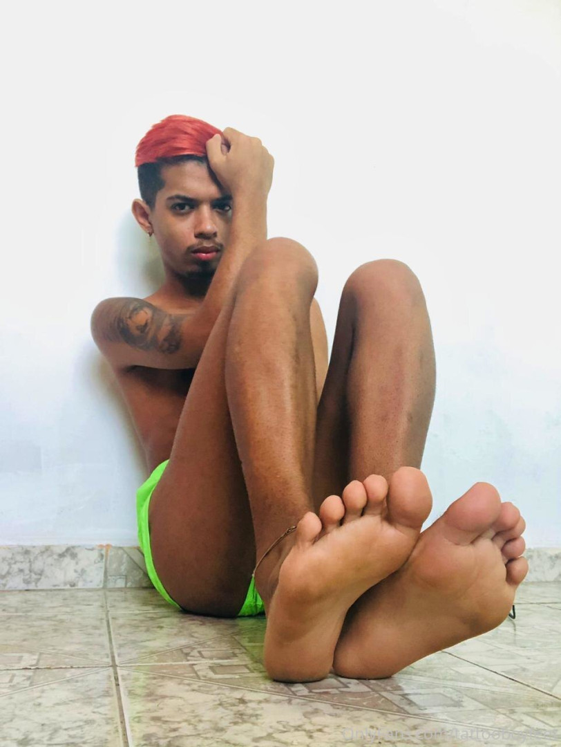 Photo by tattooboyfeet published on October 14,2023 22:30:56 - BestThots