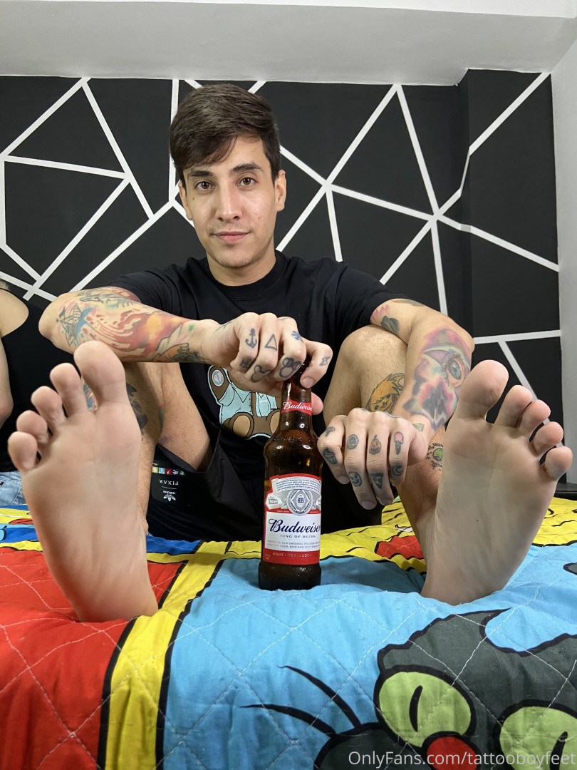 Photo by tattooboyfeet published on October 14,2023 22:47:09 - BestThots