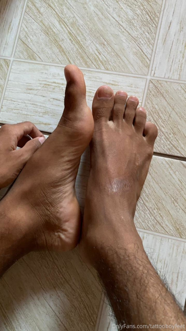 Photo by tattooboyfeet published on October 14,2023 23:45:59 - BestThots