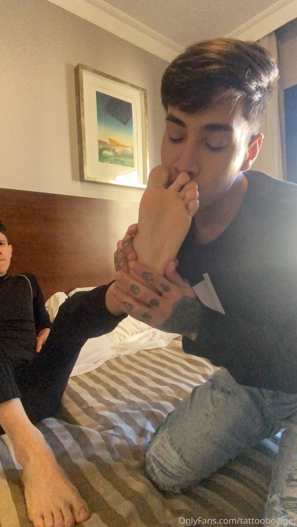 Photo by tattooboyfeet published on October 14,2023 23:49:03 - BestThots