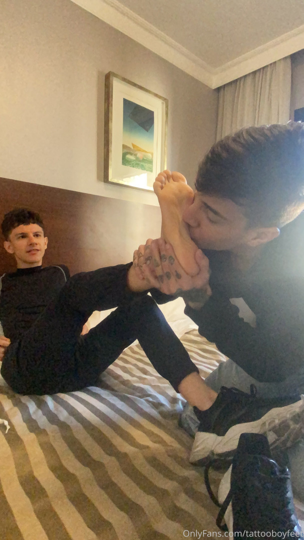 Photo by tattooboyfeet published on October 15,2023 00:05:30 - BestThots