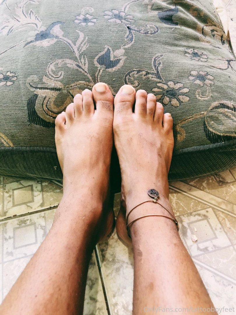 Photo by tattooboyfeet published on October 15,2023 00:22:56 - BestThots