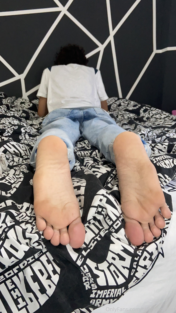 Photo by tattooboyfeet published on October 15,2023 00:38:26 - BestThots