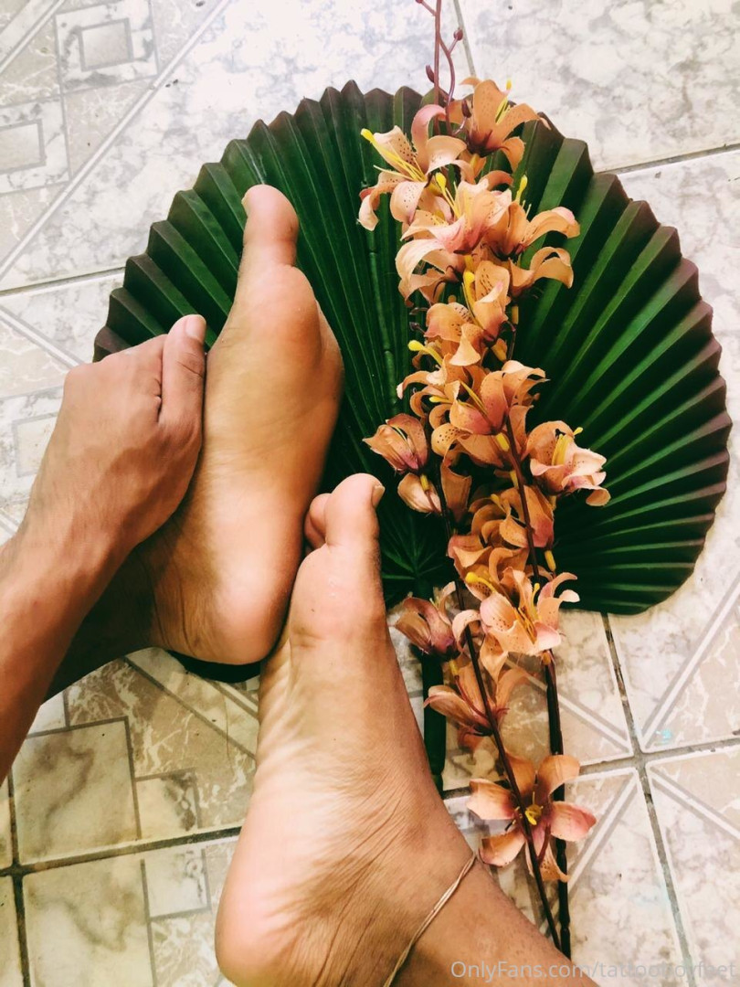 Photo by tattooboyfeet published on October 15,2023 00:47:40 - BestThots