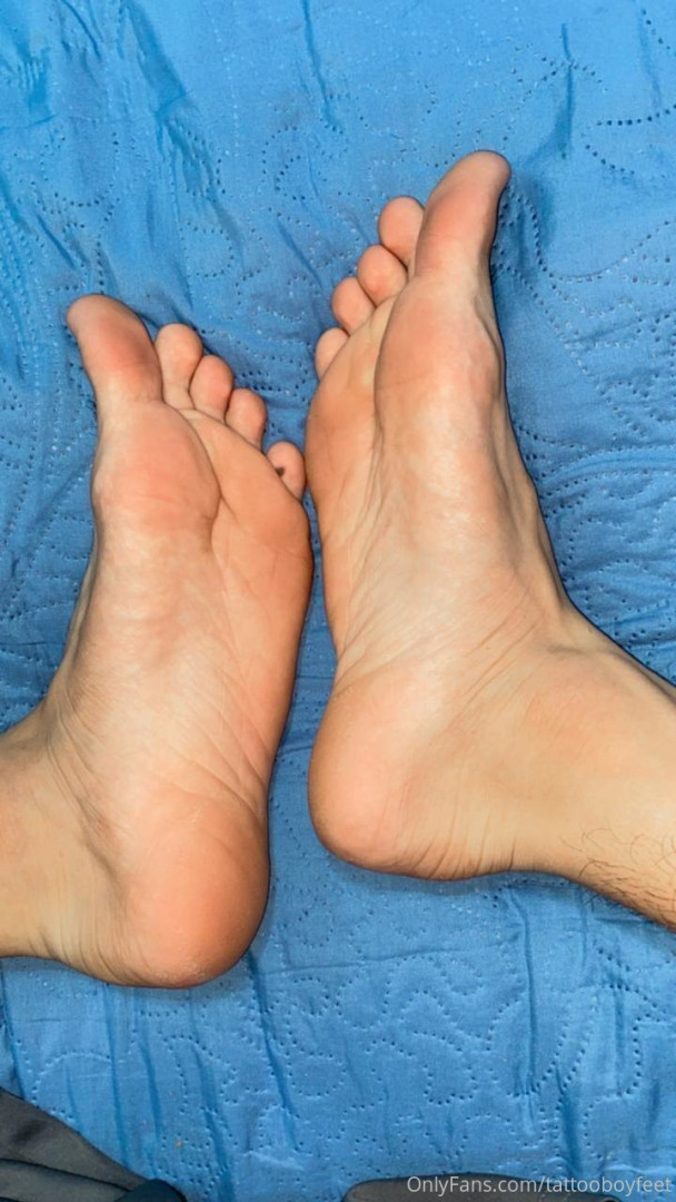 Photo by tattooboyfeet published on October 15,2023 01:27:22 - BestThots