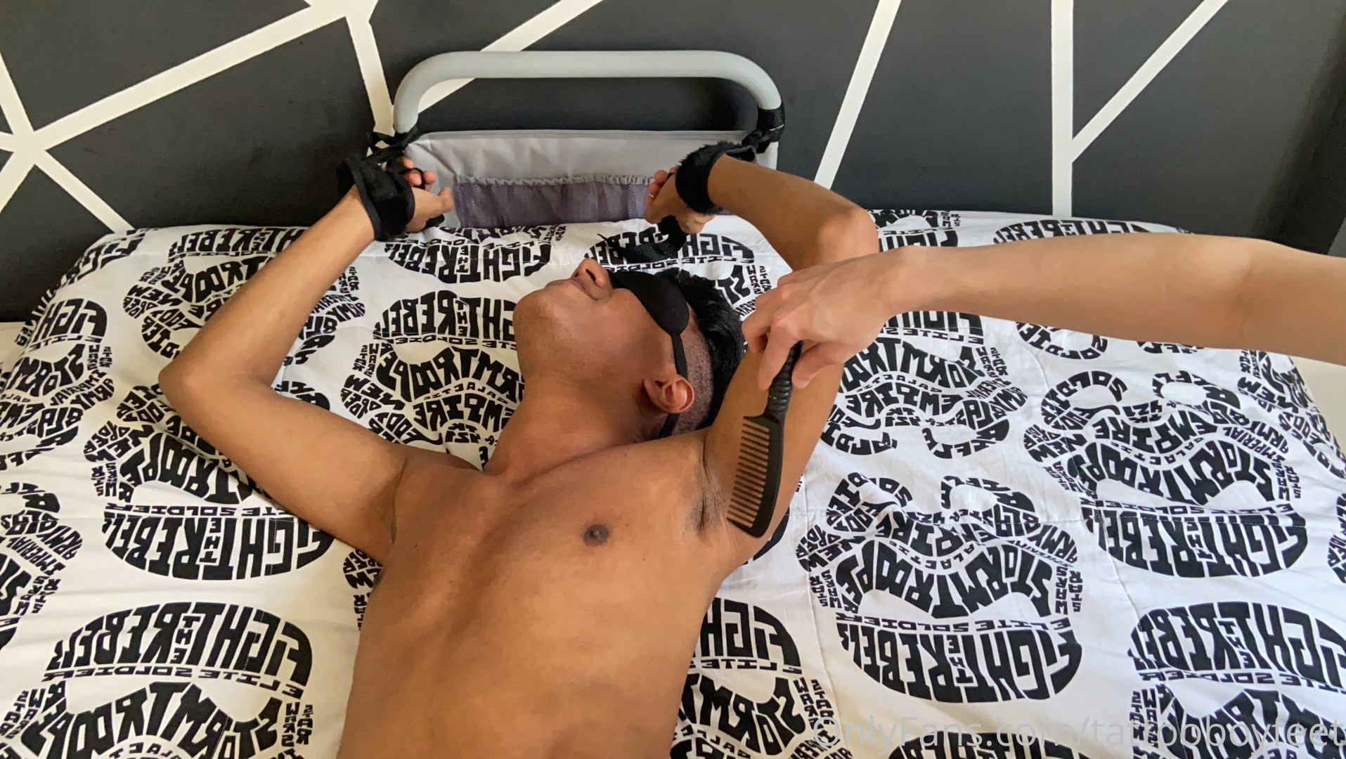 Photo by tattooboyfeet published on October 15,2023 01:58:28 - BestThots
