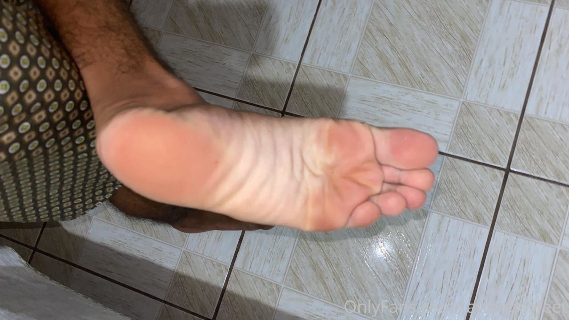 Photo by tattooboyfeet published on October 15,2023 02:00:04 - BestThots