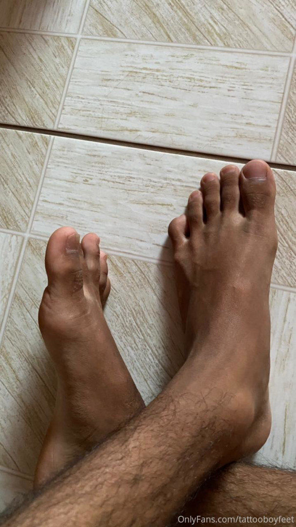 Photo by tattooboyfeet published on October 15,2023 03:22:10 - BestThots
