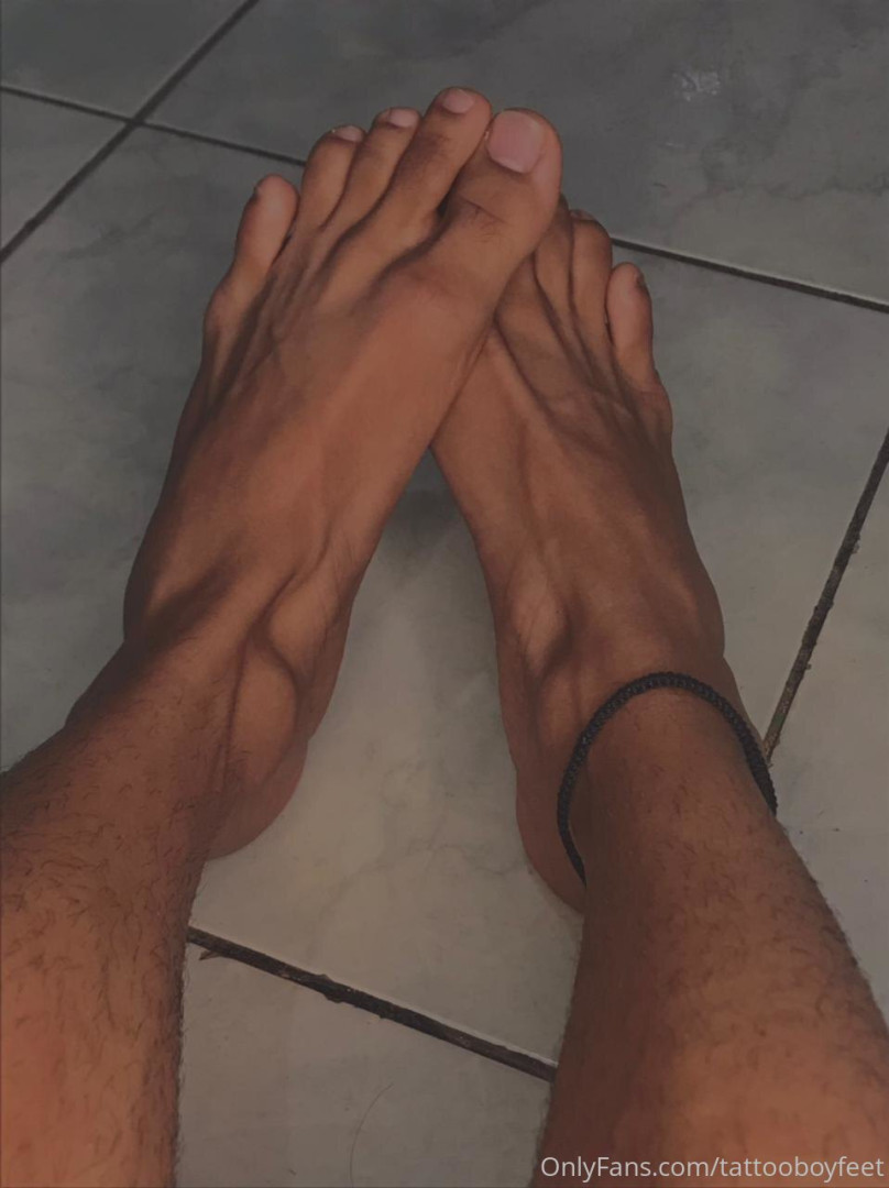 Photo by tattooboyfeet published on October 15,2023 03:59:01 - BestThots