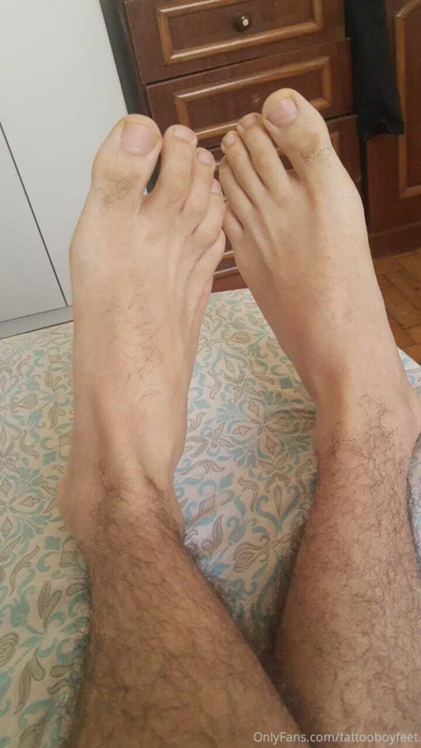Photo by tattooboyfeet published on October 15,2023 04:00:37 - BestThots