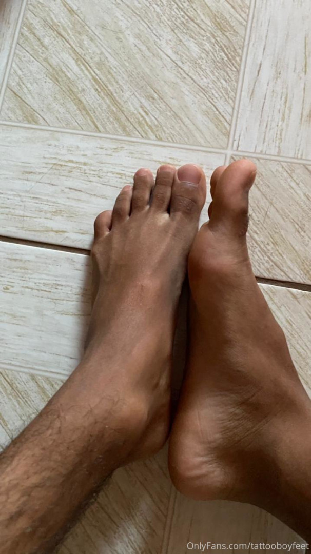 Photo by tattooboyfeet published on October 15,2023 04:32:14 - BestThots