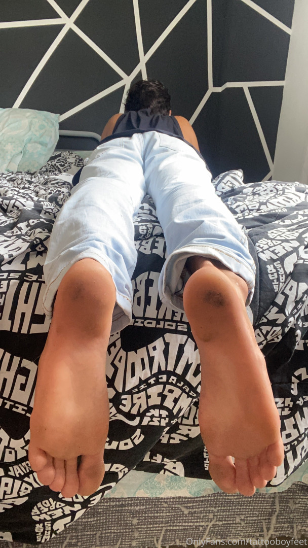 Photo by tattooboyfeet published on October 15,2023 04:44:25 - BestThots