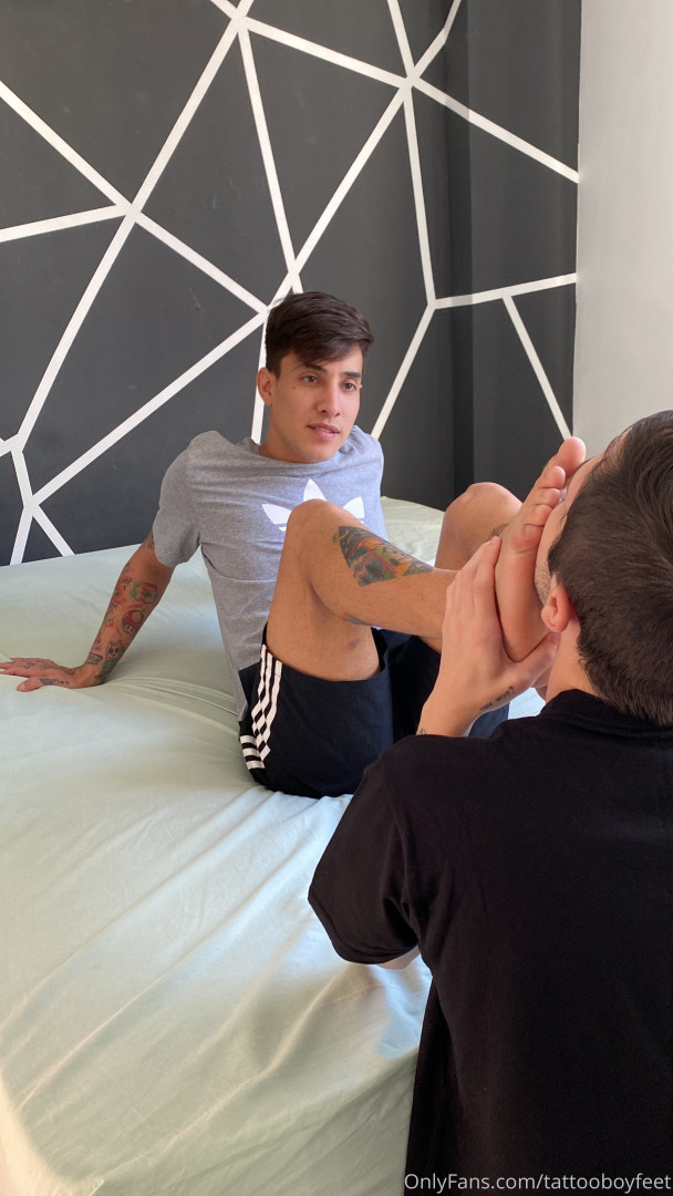Photo by tattooboyfeet published on October 15,2023 05:13:23 - BestThots