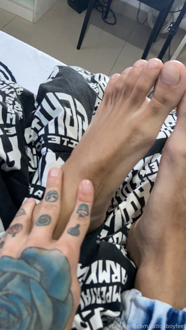 Photo by tattooboyfeet published on October 15,2023 05:45:48 - BestThots