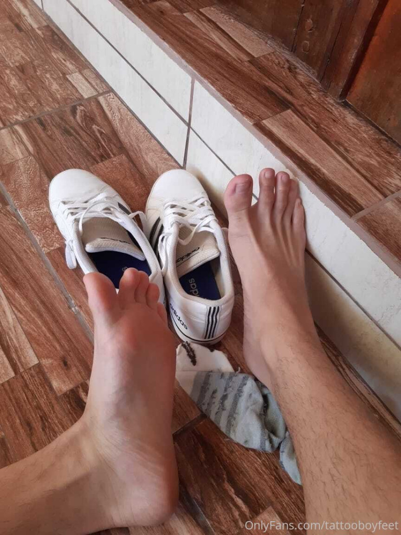 Photo by tattooboyfeet published on October 15,2023 06:57:50 - BestThots